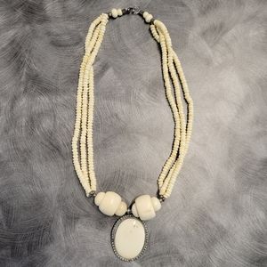 Vintage off-white beaded necklace